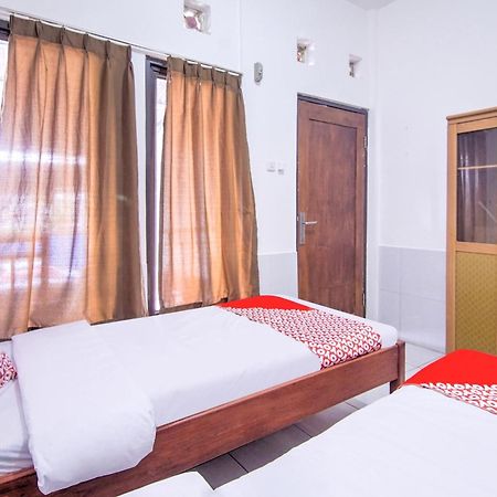 Oyo 3317 Maju Jaya Homestay Syariah Bogor Exterior foto