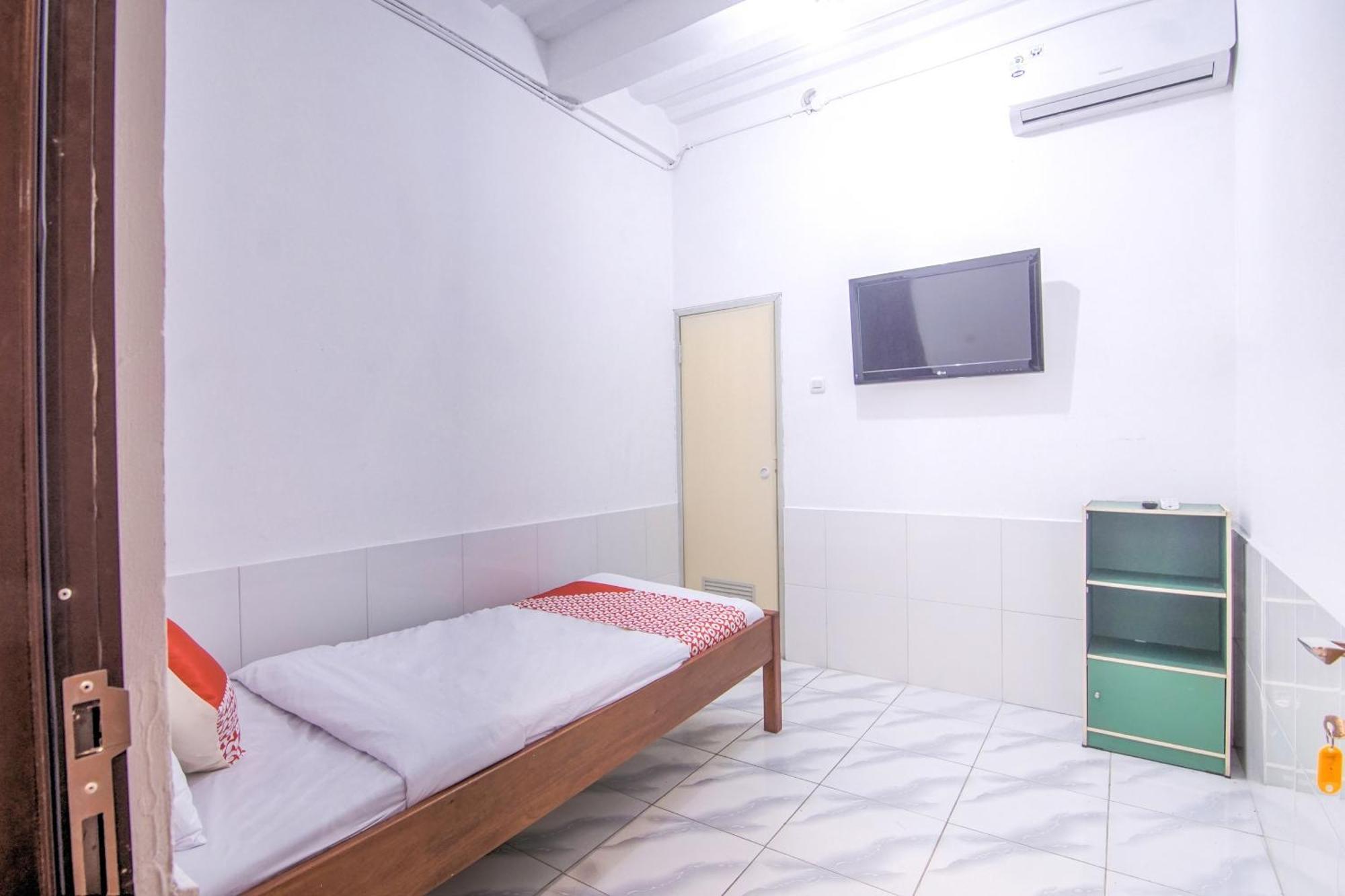 Oyo 3317 Maju Jaya Homestay Syariah Bogor Exterior foto